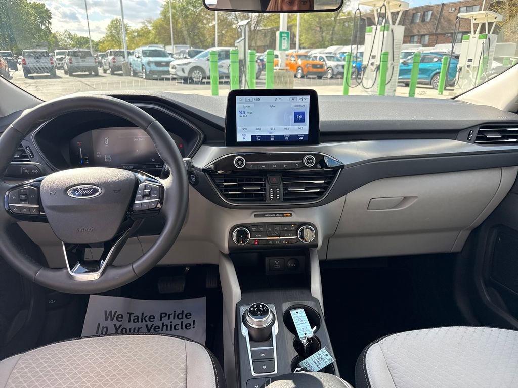 Used 2023 Ford Escape Active w/ Cold Weather Package FWD image 18