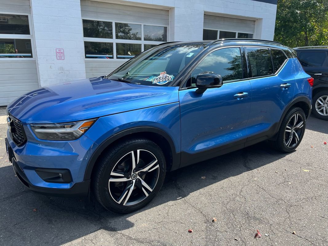 Used 2019 Volvo XC40 T5 R-Design image 4