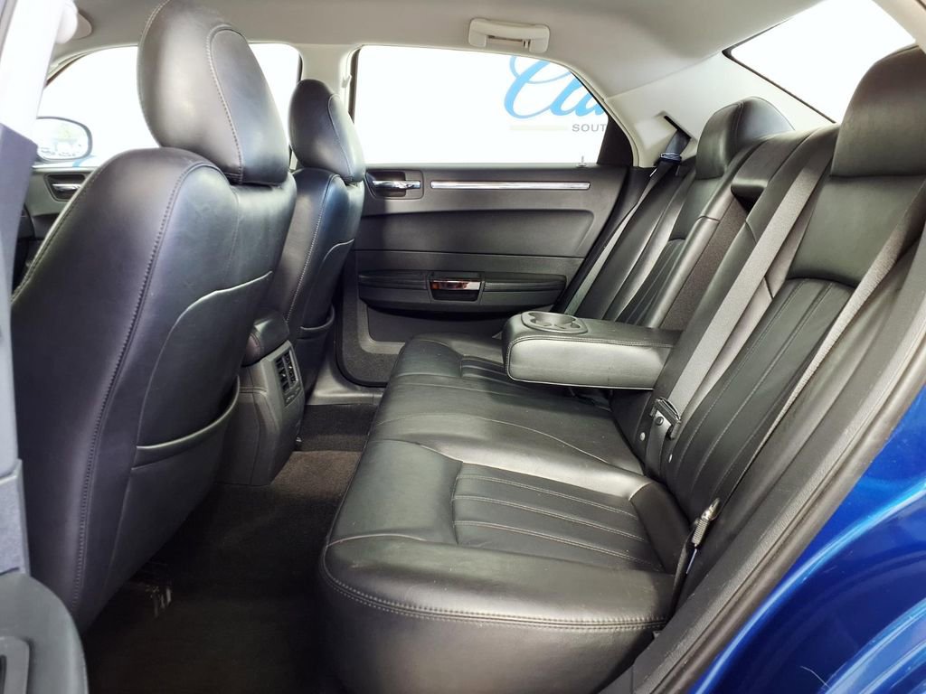 Used 2009 Chrysler 300 C image 10