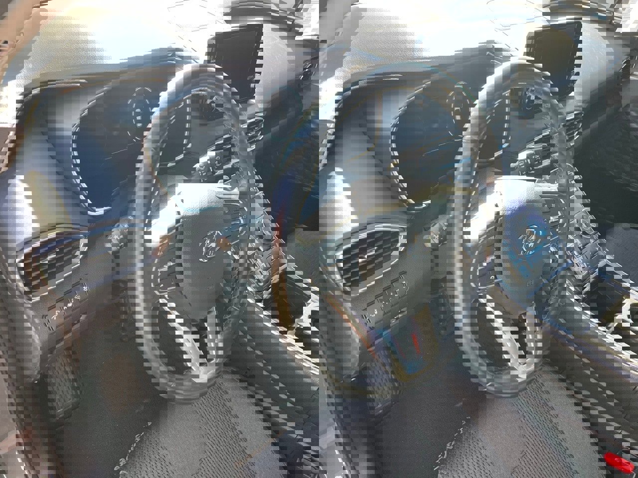 Used 2022 Hyundai Santa Fe SEL w/ Convenience Package image 9