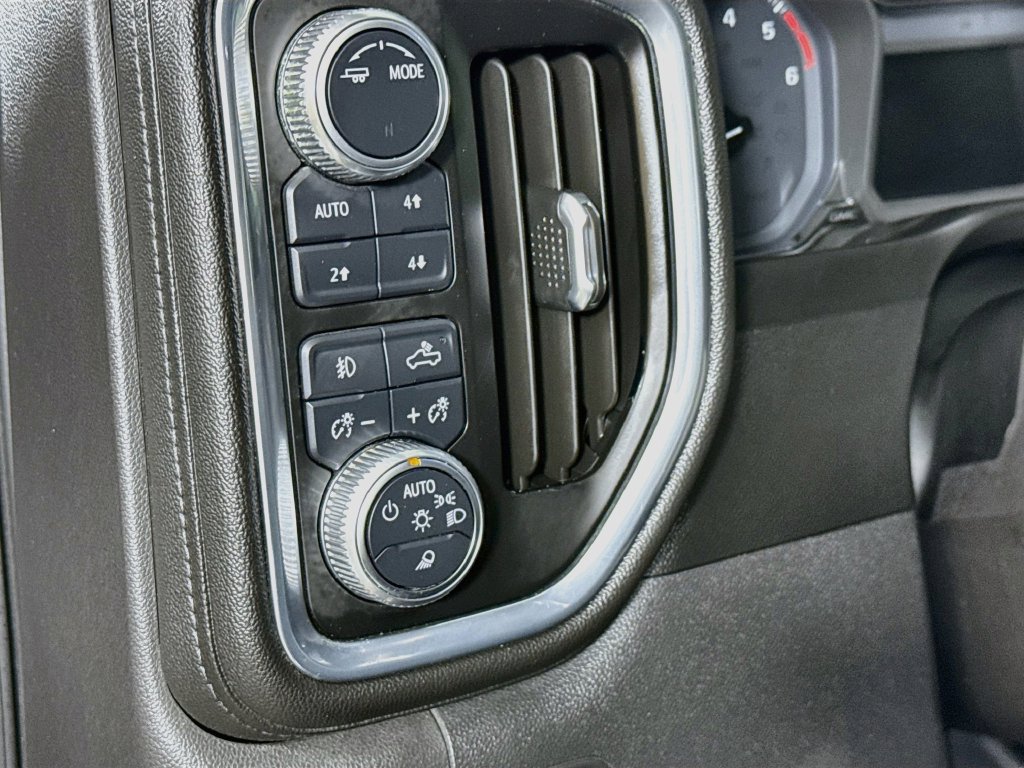 Used 2021 GMC Sierra 1500 SLT AWD/4WD image 11