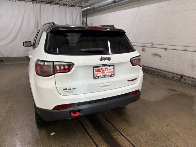 Used 2025 Jeep Compass Trailhawk AWD/4WD image 6
