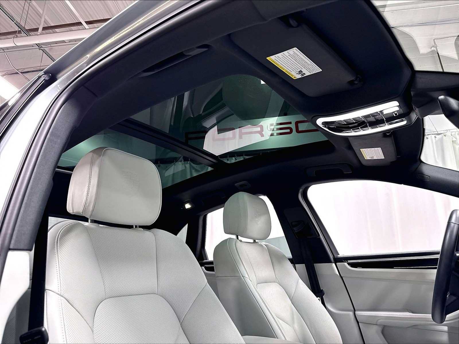 Used 2026 Porsche Macan AWD/4WD image 27