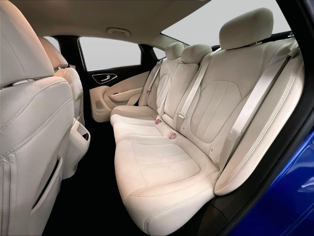 Used 2015 Chrysler 200 Limited FWD image 26