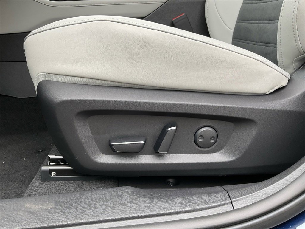 New 2025 Mitsubishi Outlander SE image 13