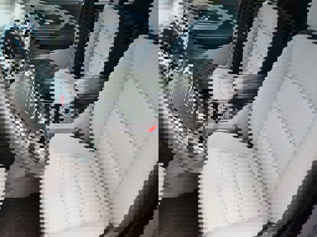 Used 2023 GMC Terrain SLE w/ Driver Convenience Package image 9