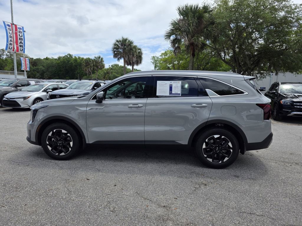 Used 2025 Kia Sorento S w/ Panoramic Sunroof Package image 5