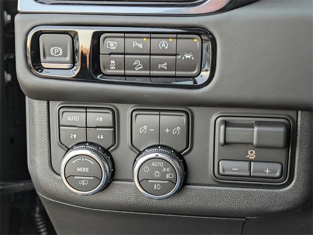 New 2026 GMC Yukon AT4 Ultimate w/ LPO, Floor Liner Package image 17