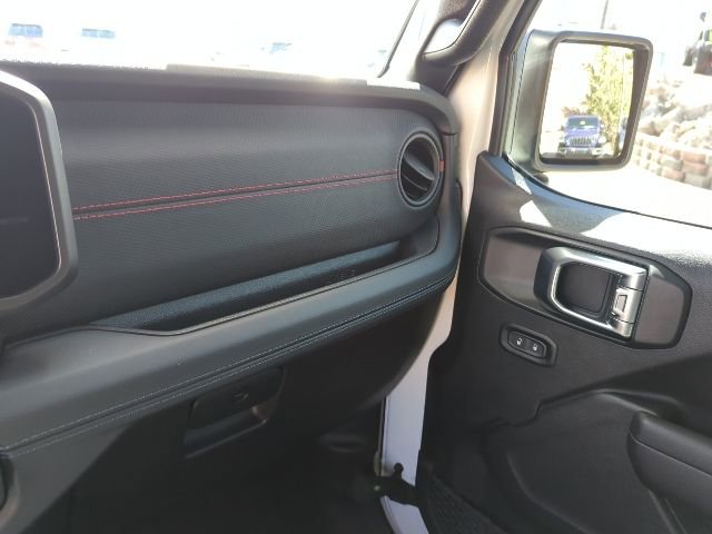 Certified 2024 Jeep Gladiator Rubicon w/ Technology Group image 8