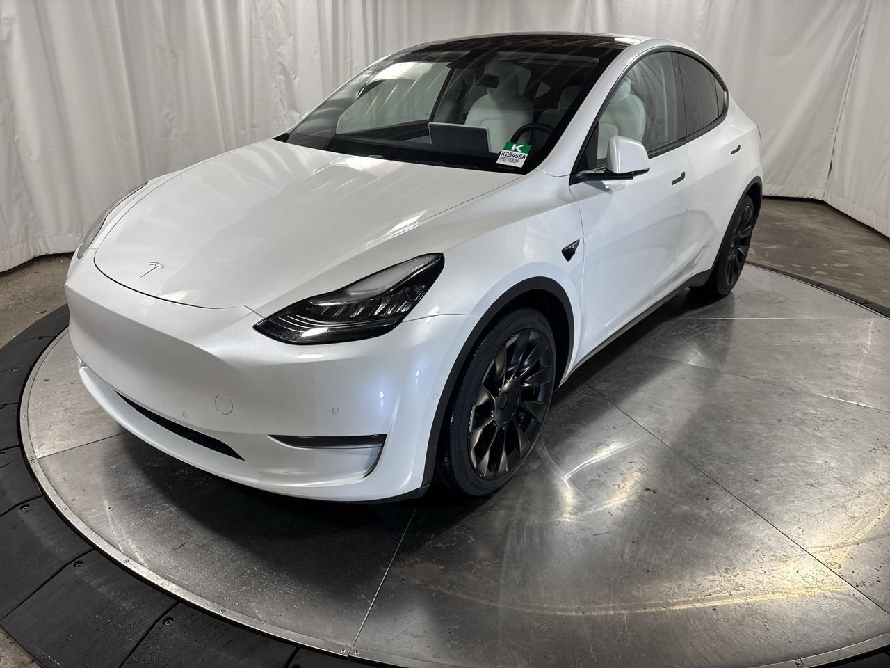 Used 2021 Tesla Model Y Long Range image 1