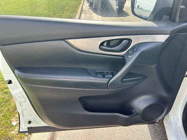 Used 2022 Nissan Rogue Sport S FWD image 11