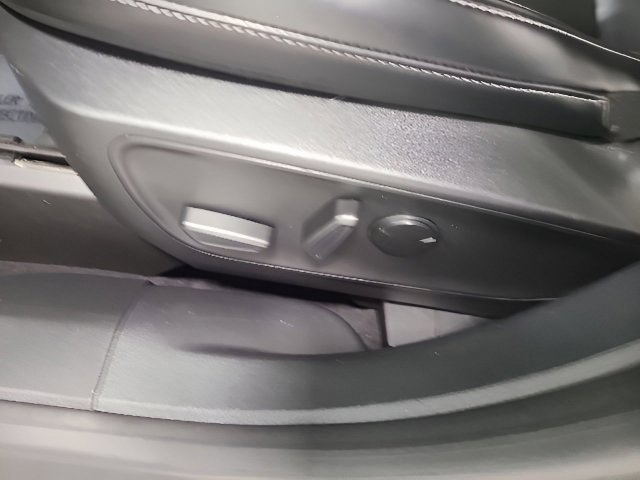 Used 2023 Ford Escape Platinum AWD/4WD image 22