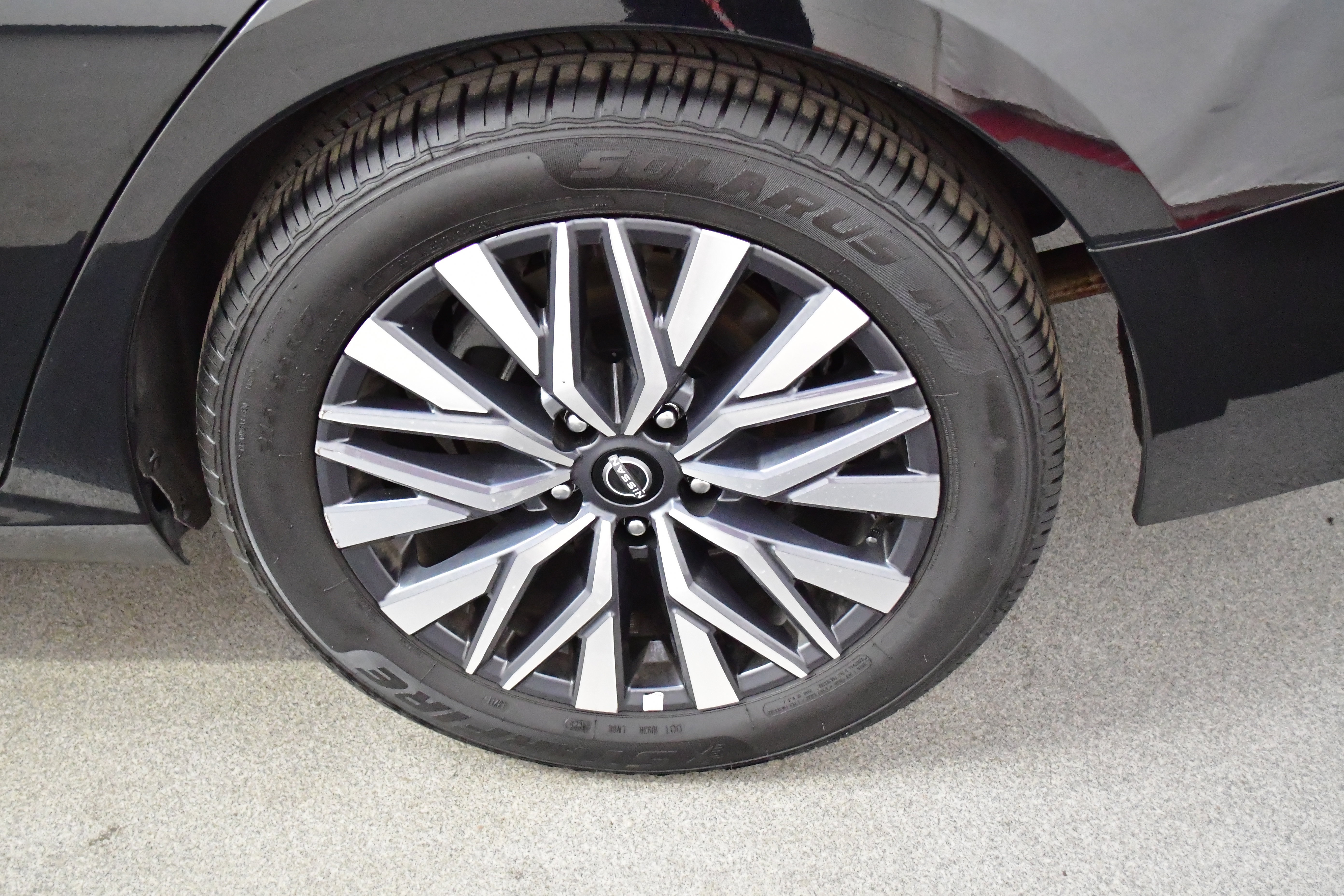 Used 2025 Nissan Altima 2.5 SV FWD image 35