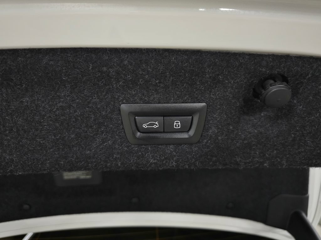 Used 2026 BMW M4 xDrive Competition w/ M Driver's Package AWD/4WD image 9