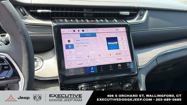 Used 2023 Jeep Grand Cherokee Overland w/ Luxury Tech Group IV AWD/4WD image 17