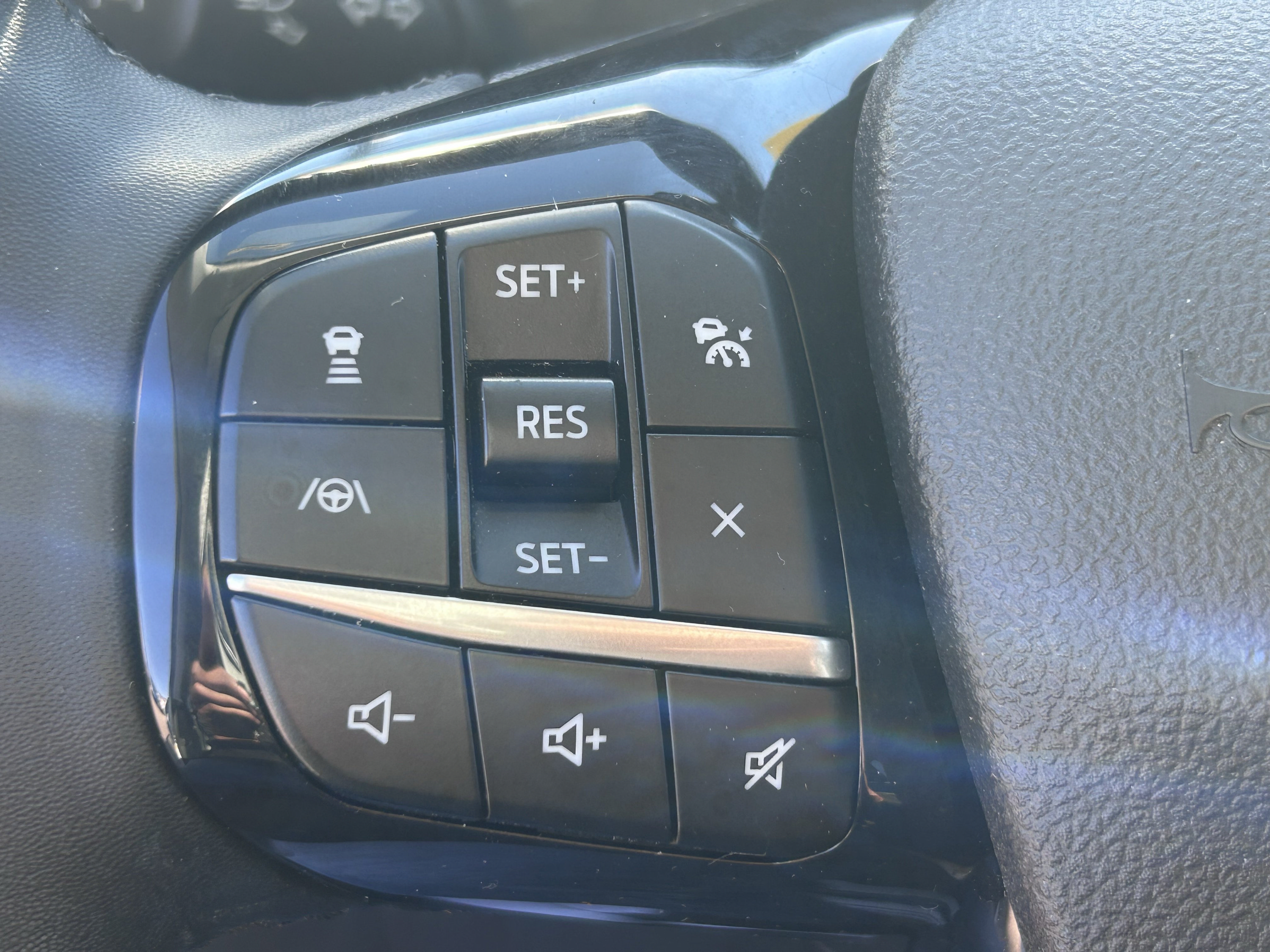 Used 2022 Ford Escape SEL FWD image 17
