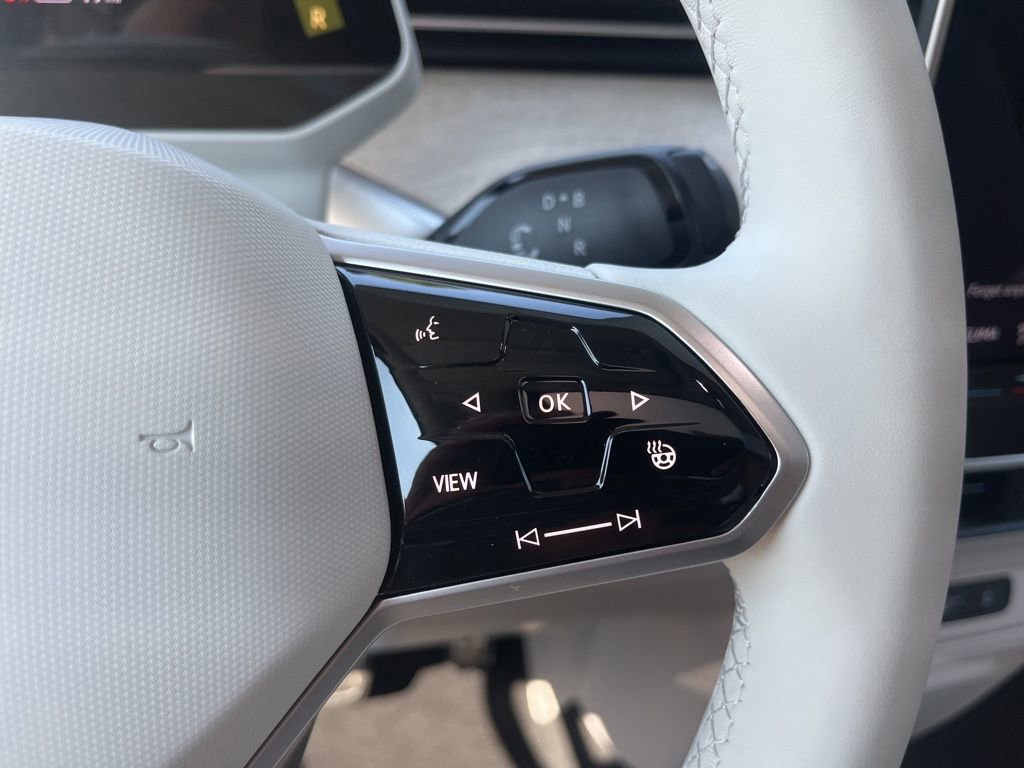 New 2025 Volkswagen ID. Buzz 1st Edition image 17