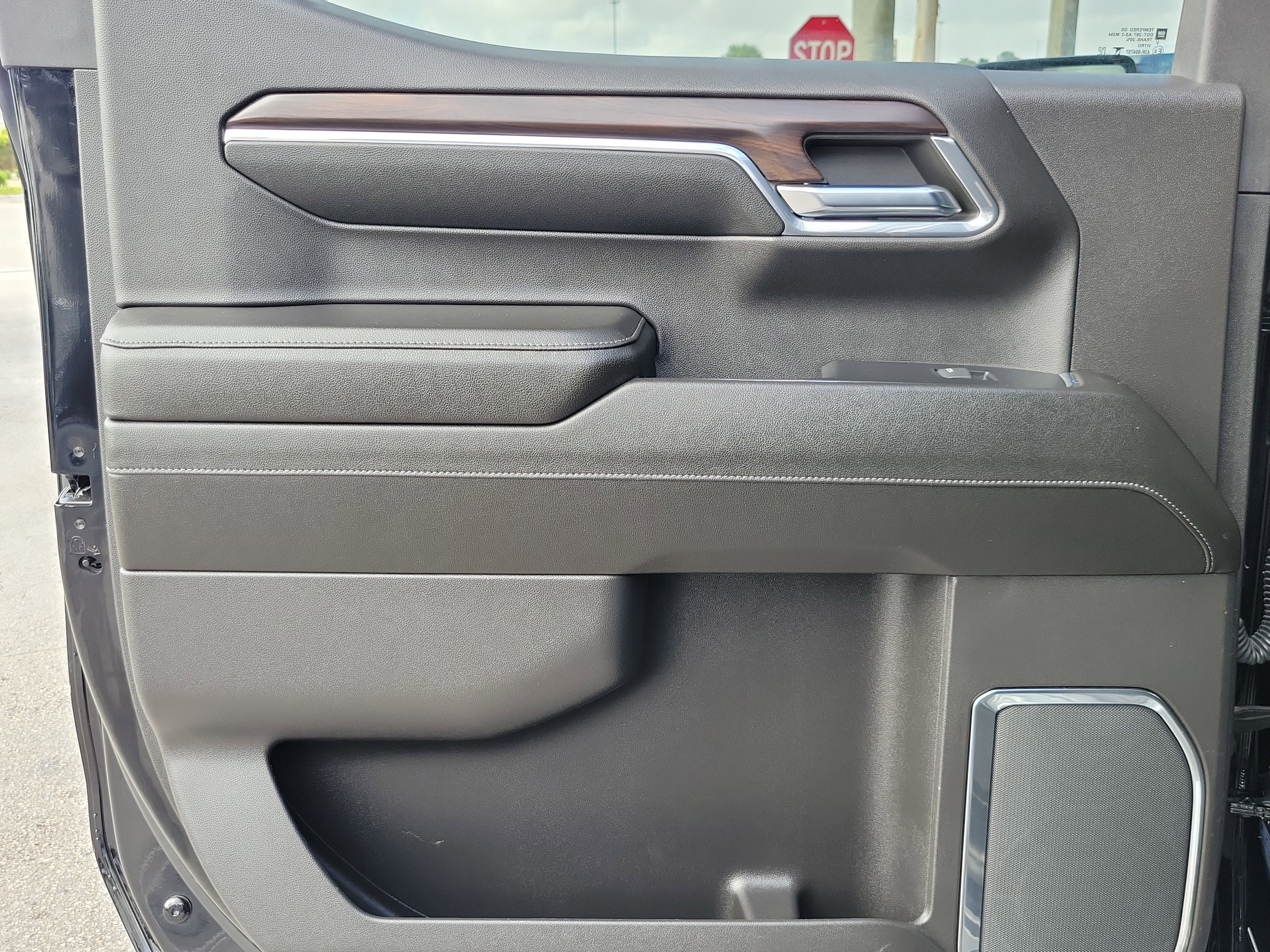 Used 2024 GMC Sierra 1500 SLT w/ SLT Premium Plus Package image 23