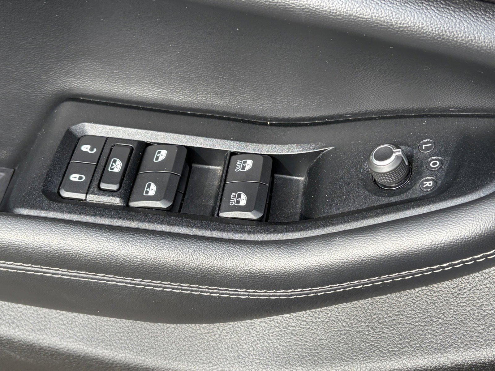 Used 2022 Jeep Grand Cherokee L Laredo AWD/4WD image 17