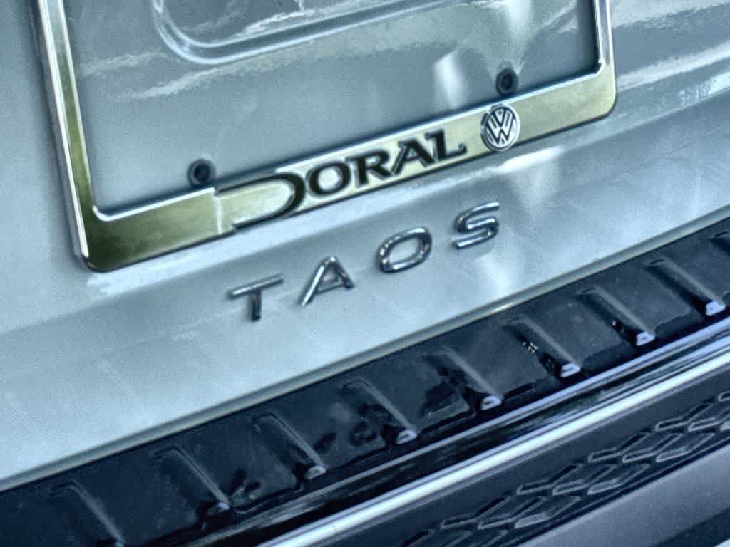 New 2026 Volkswagen Taos SE FWD image 10