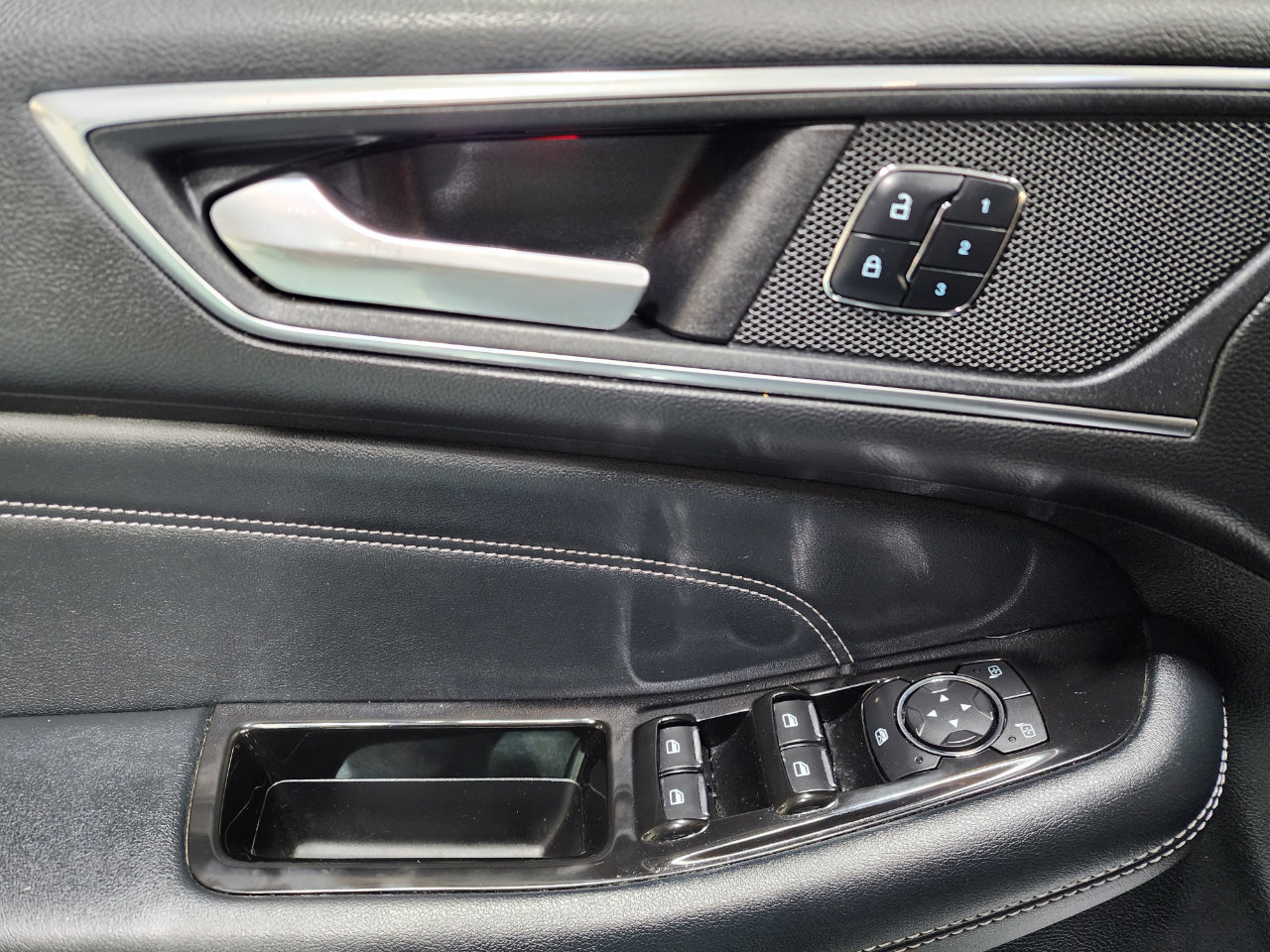 Used 2017 Ford Edge Titanium w/ Equipment Group 302A image 17