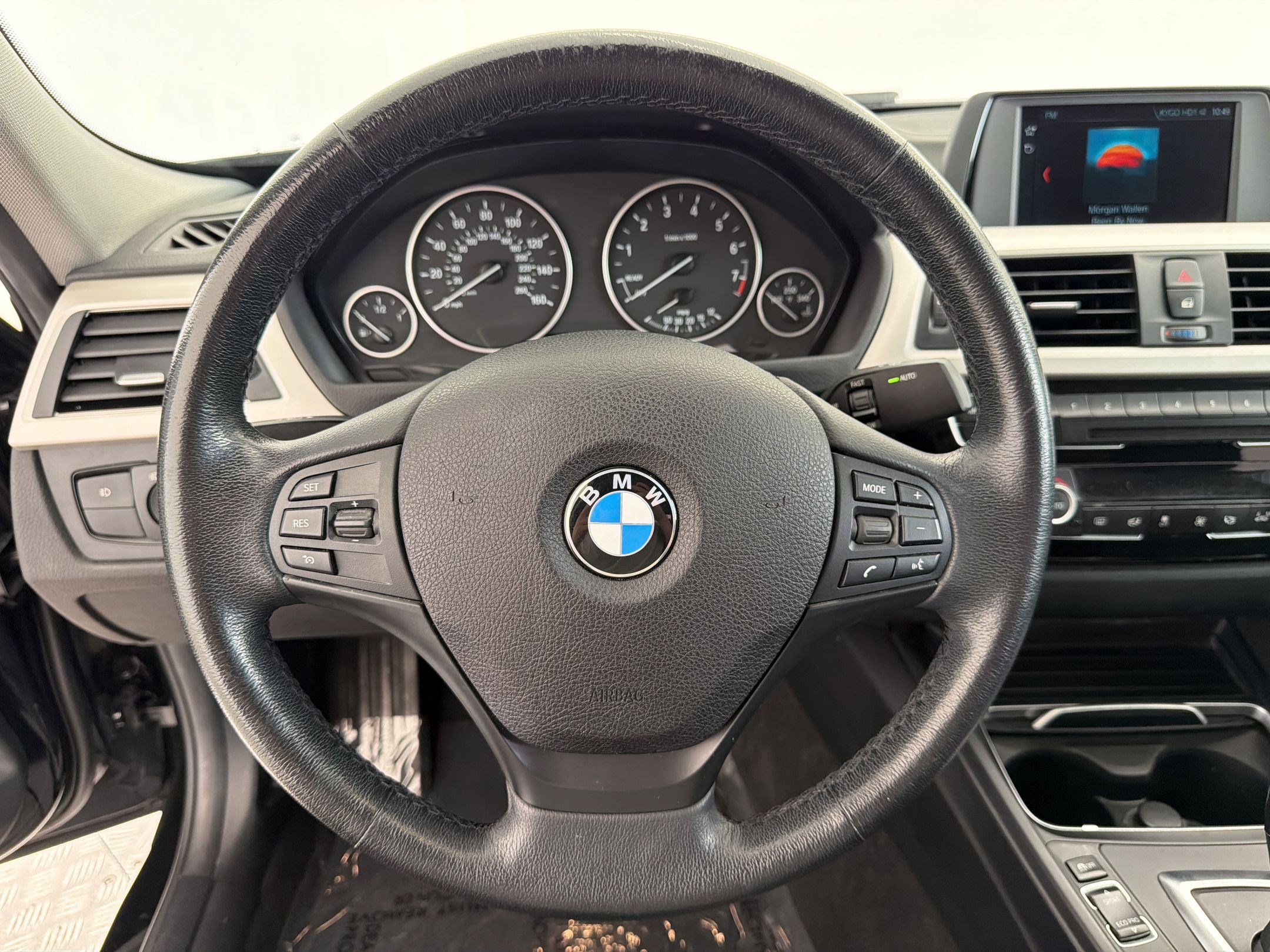 Used 2018 BMW 320i xDrive Sedan AWD/4WD image 11