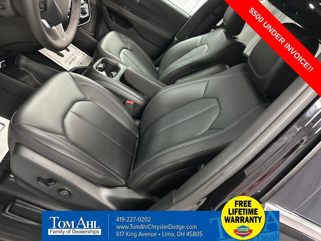 New 2026 Chrysler Voyager LX image 10