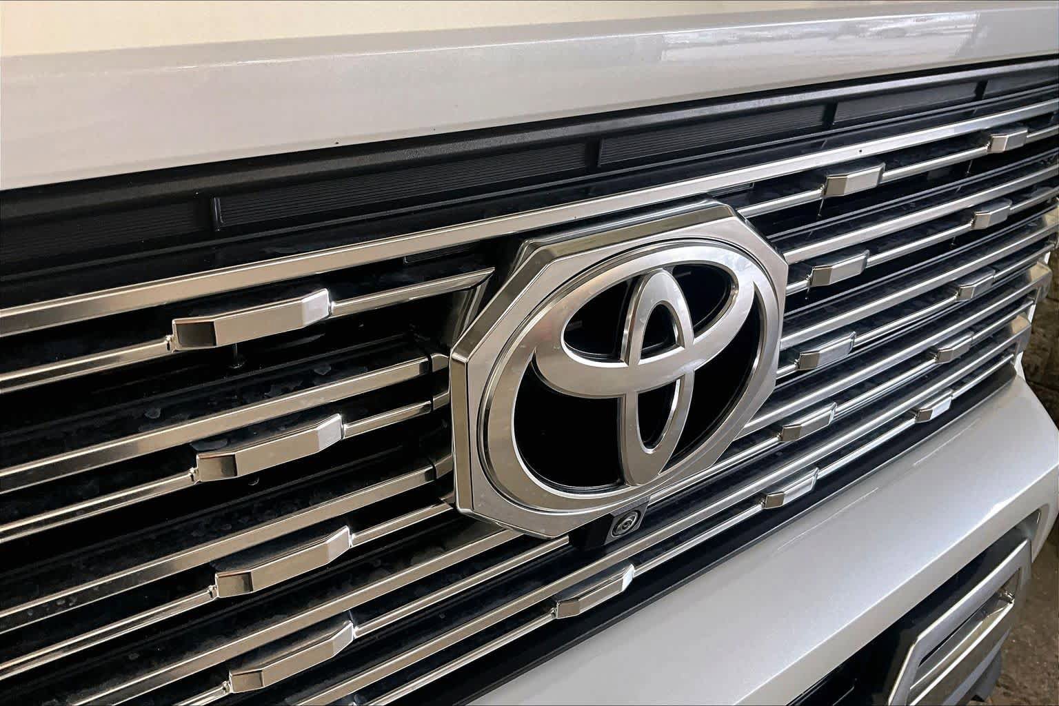 Certified 2025 Toyota Tacoma Limited AWD/4WD image 28