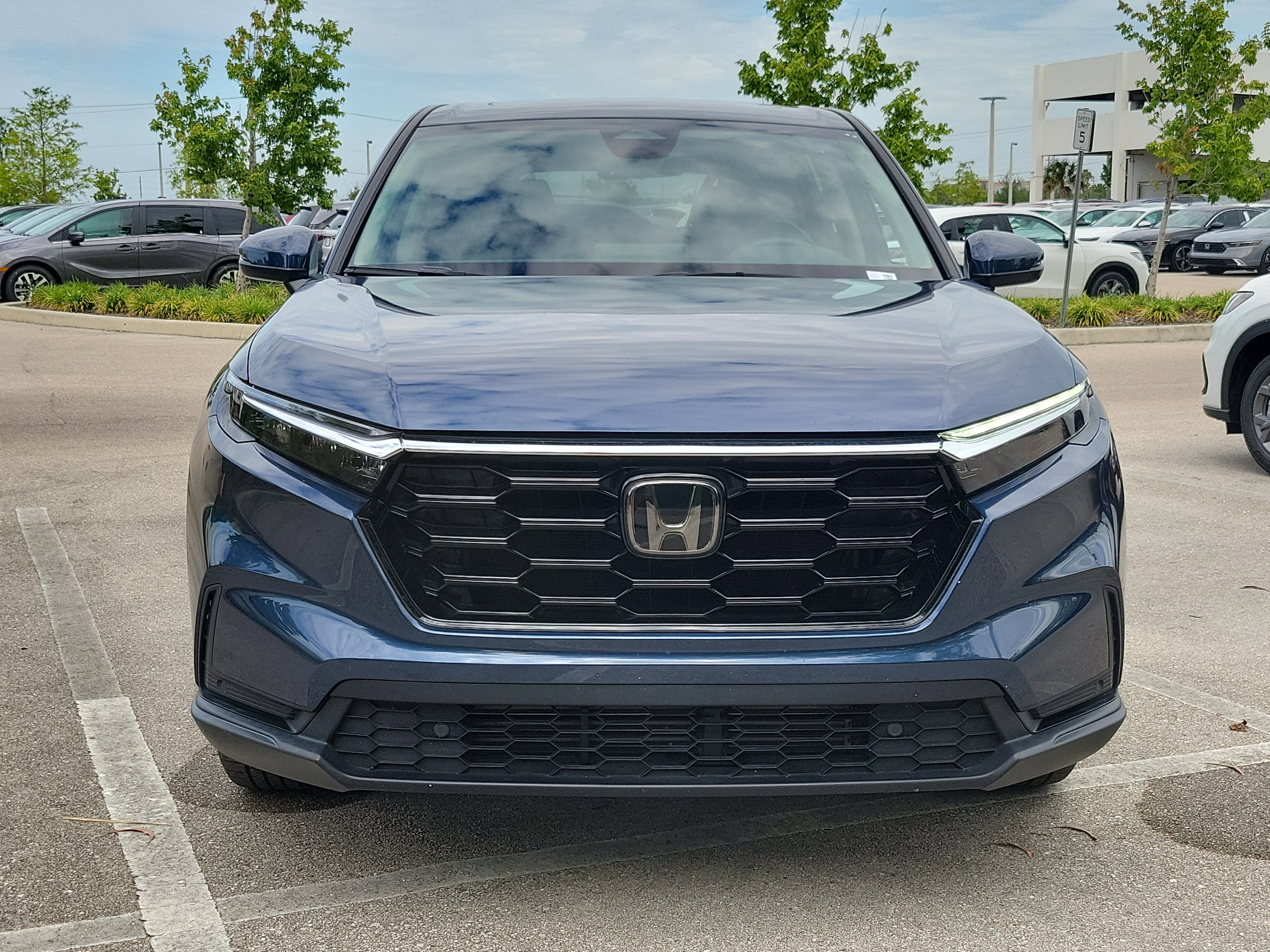Used 2024 Honda CR-V EX-L image 2