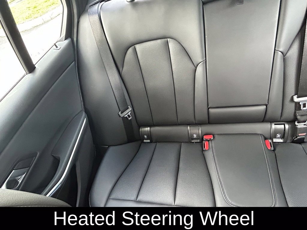 Used 2025 BMW 330i Sedan RWD image 12