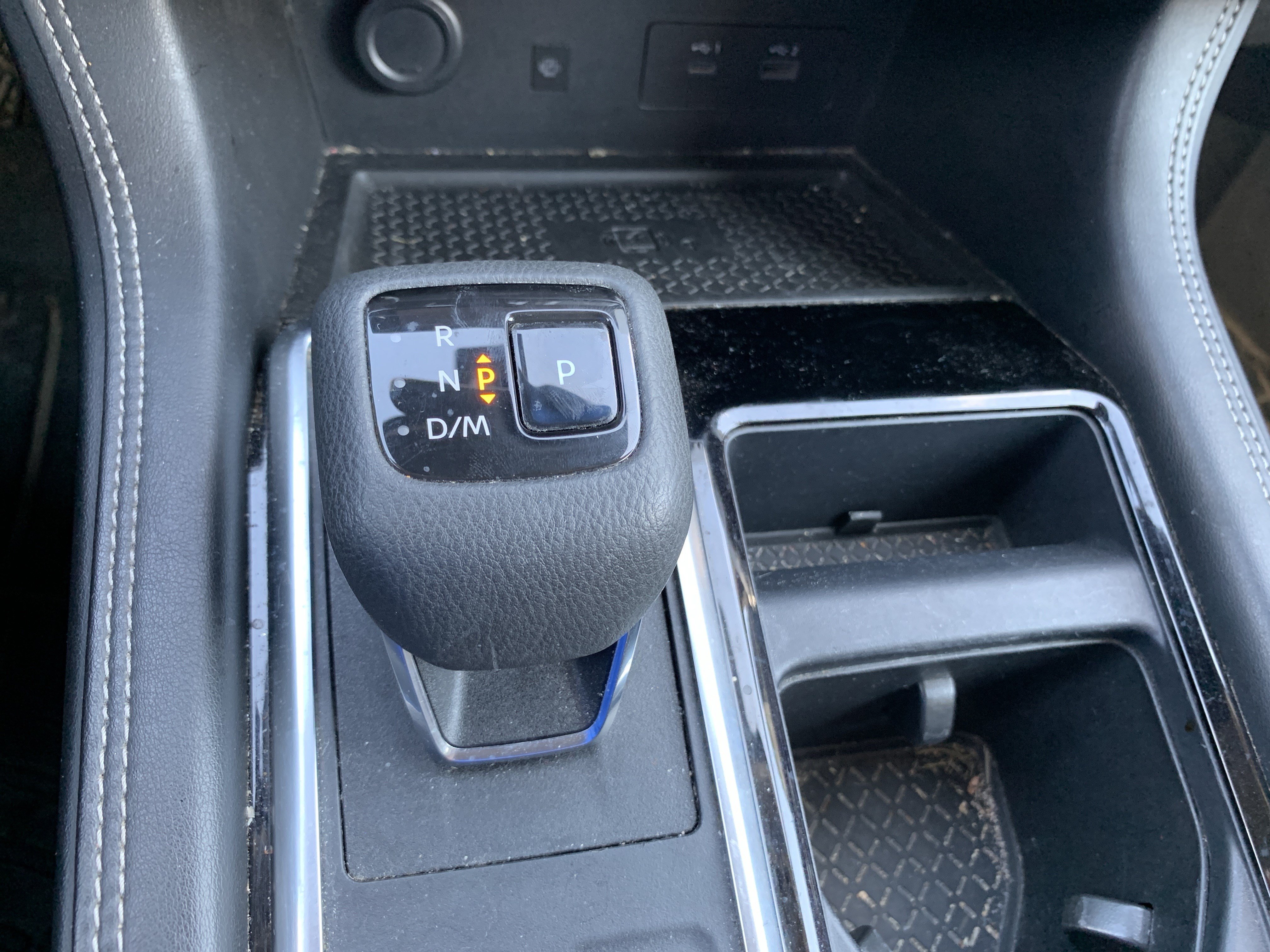 Used 2022 Nissan Pathfinder Platinum w/ Cargo Package FWD image 26