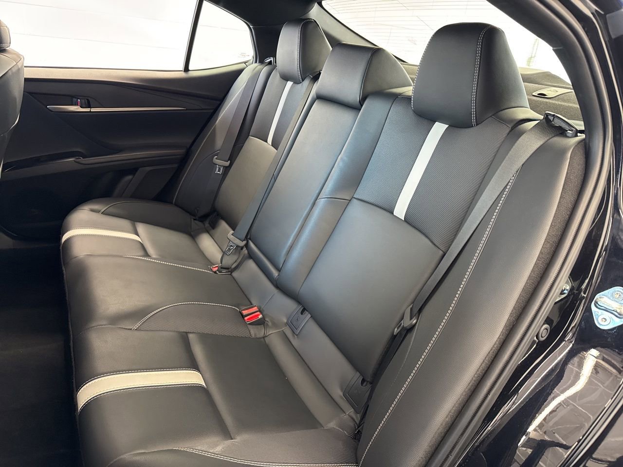 Used 2025 Toyota Camry SE w/ Convenience Package image 38