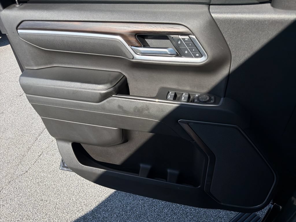 Used 2025 GMC Sierra 1500 SLT AWD/4WD image 15