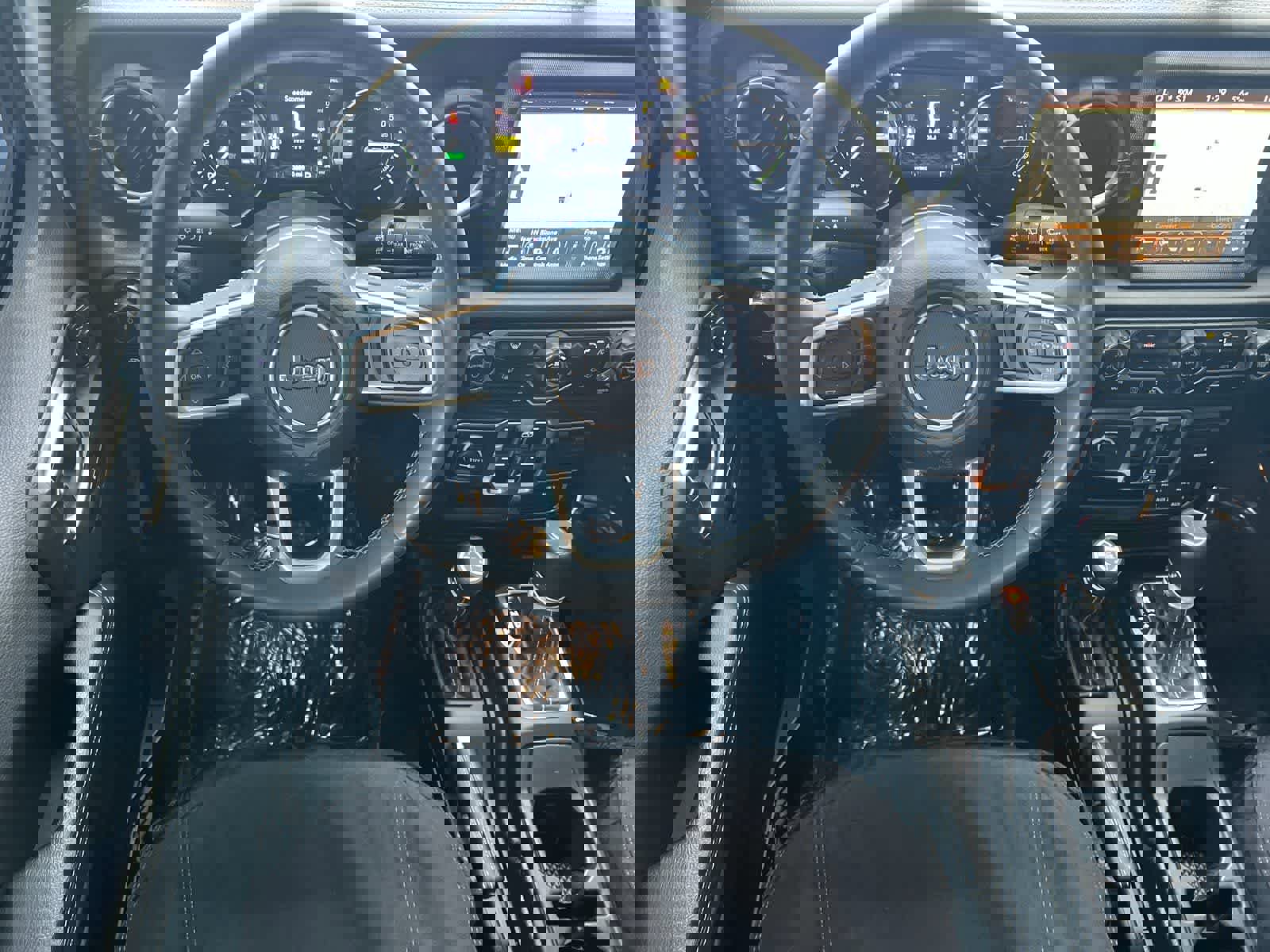 Used 2023 Jeep Wrangler Sahara image 15