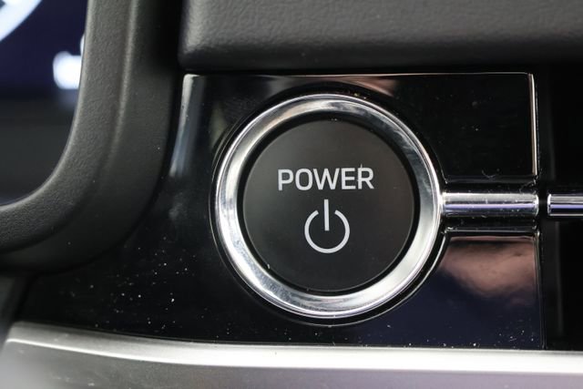 Used 2025 Mitsubishi Outlander ES image 17