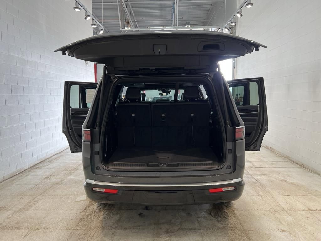 New 2024 Jeep Wagoneer 4WD w/ Premium Group I image 42