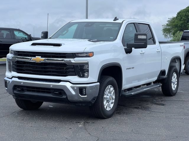 Used 2025 Chevrolet Silverado 3500 LT w/ Safety Package AWD/4WD image 37