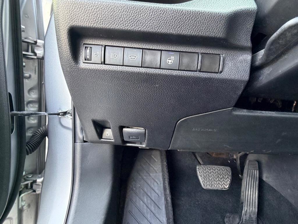 Used 2024 Toyota RAV4 XLE w/ Weather Package image 27