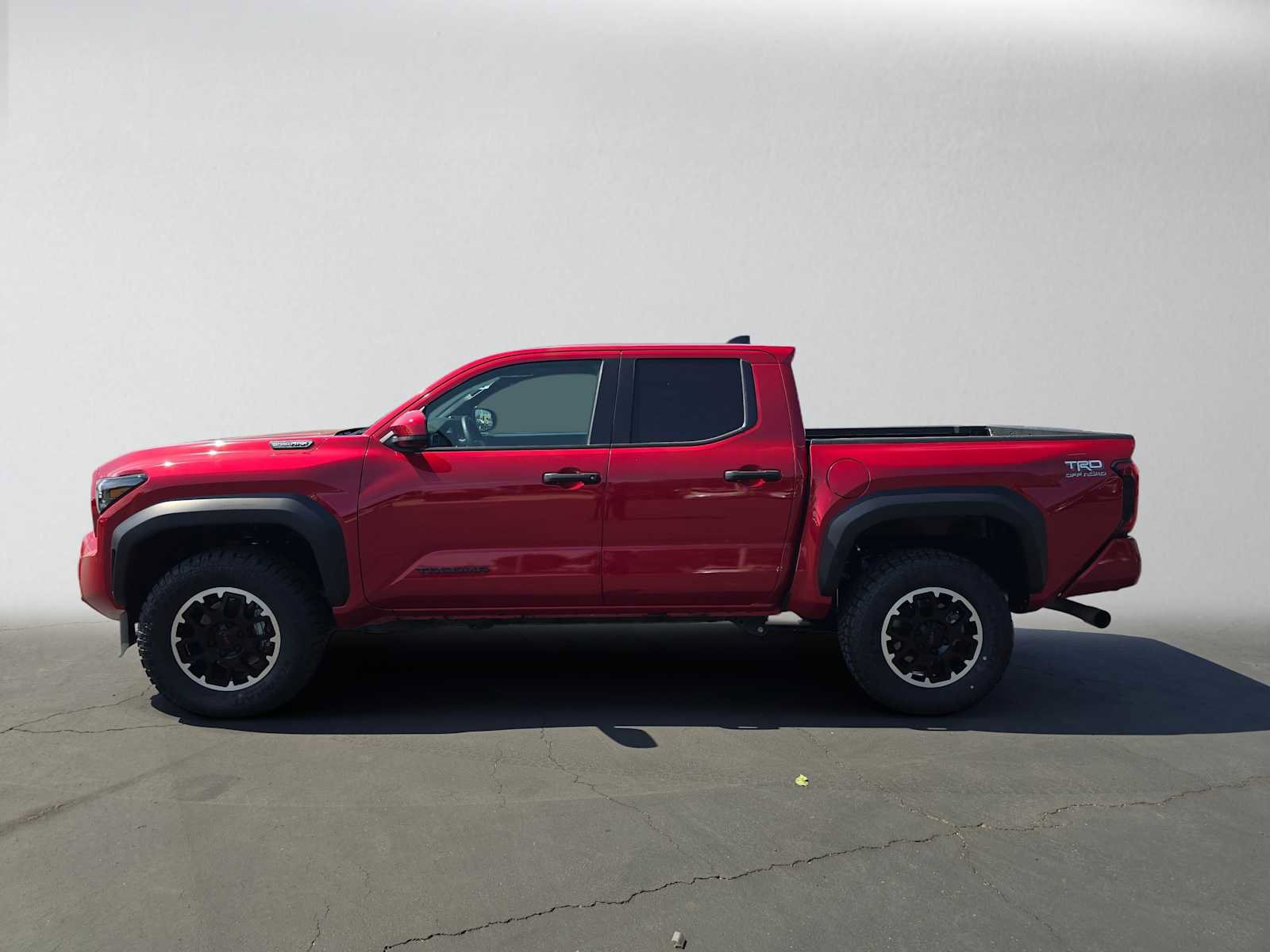 Certified 2025 Toyota Tacoma TRD Off-Road AWD/4WD image 6