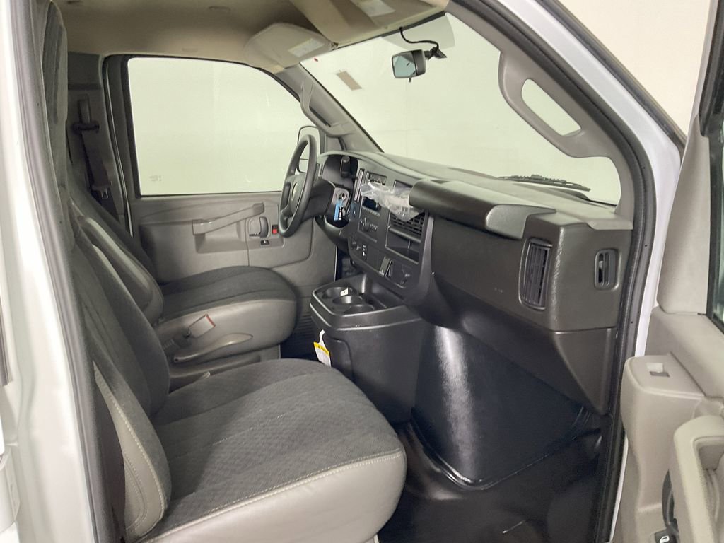 Used 2024 Chevrolet Express 2500 w/ Driver Convenience Package image 23