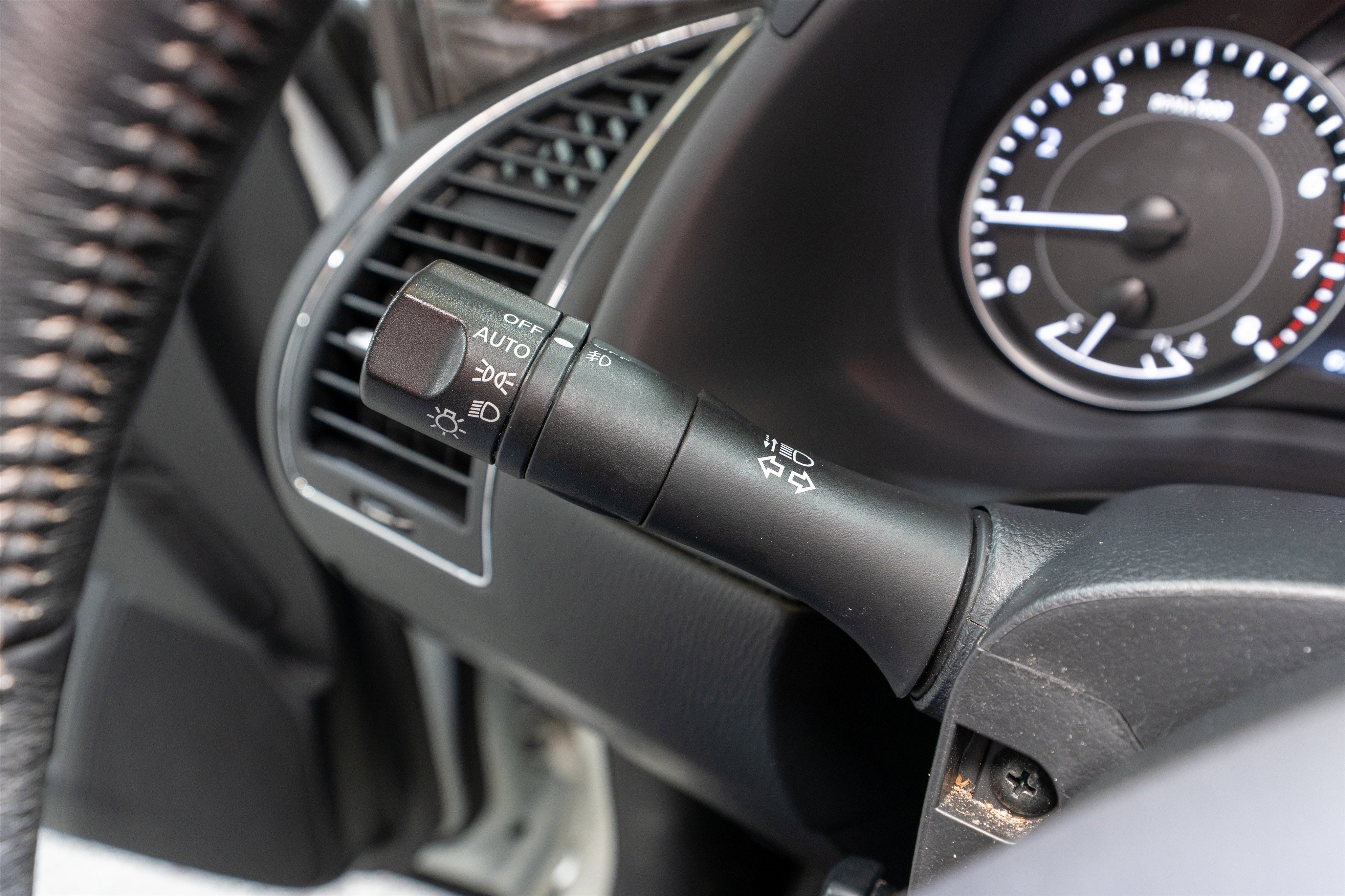 Used 2023 Nissan Armada Platinum w/ Captain's Chairs Package image 32