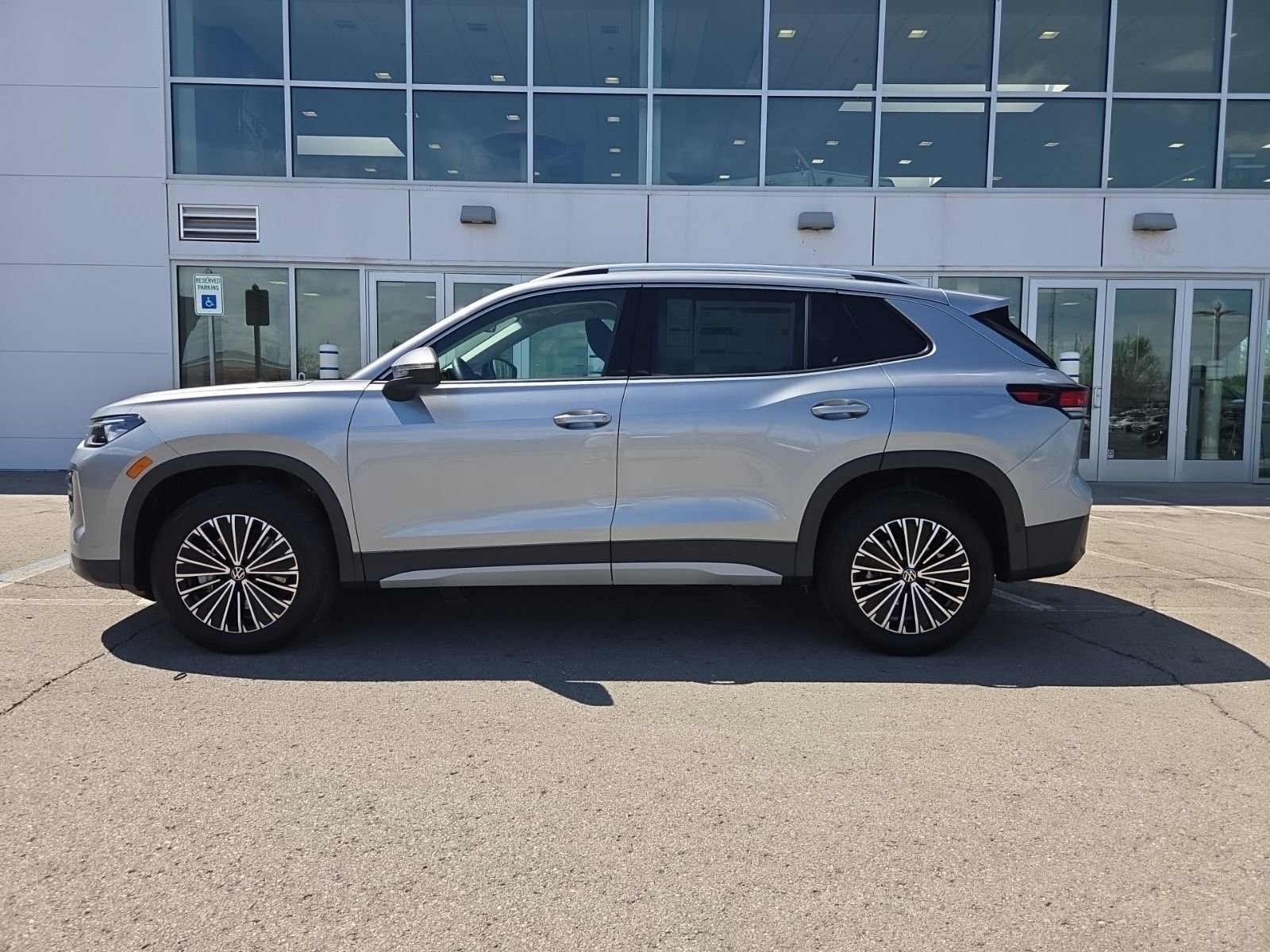 New 2026 Volkswagen Tiguan S AWD/4WD image 8