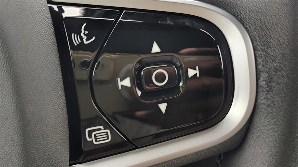 New 2026 Volvo XC90 B6 Plus image 15