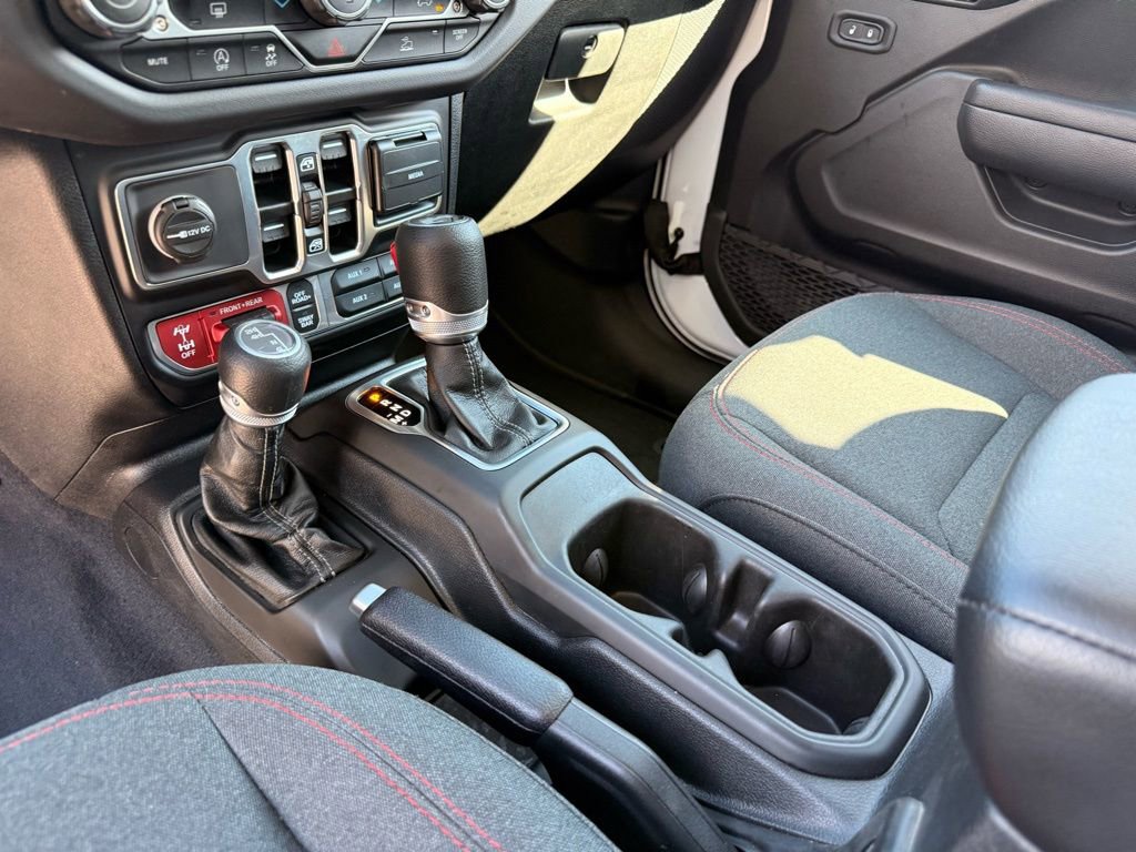 Used 2025 Jeep Wrangler Unlimited Rubicon image 13