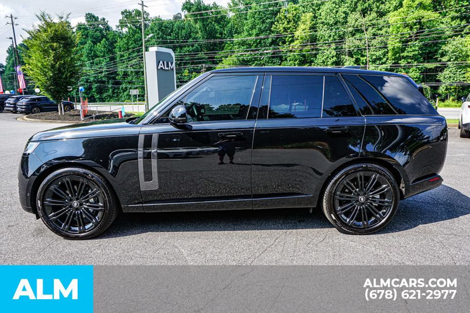 Used 2025 Land Rover Range Rover SE AWD/4WD image 7