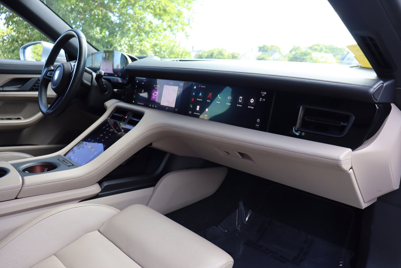 Used 2020 Porsche Taycan 4S AWD/4WD image 20