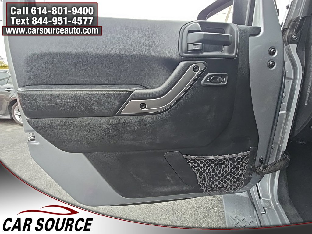 Used 2018 Jeep Wrangler Unlimited Sahara w/ Dual Top Group image 18