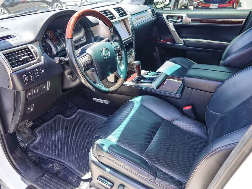 Used 2018 Lexus GX 460 Luxury w/ Preferred Accessory Package AWD/4WD image 16