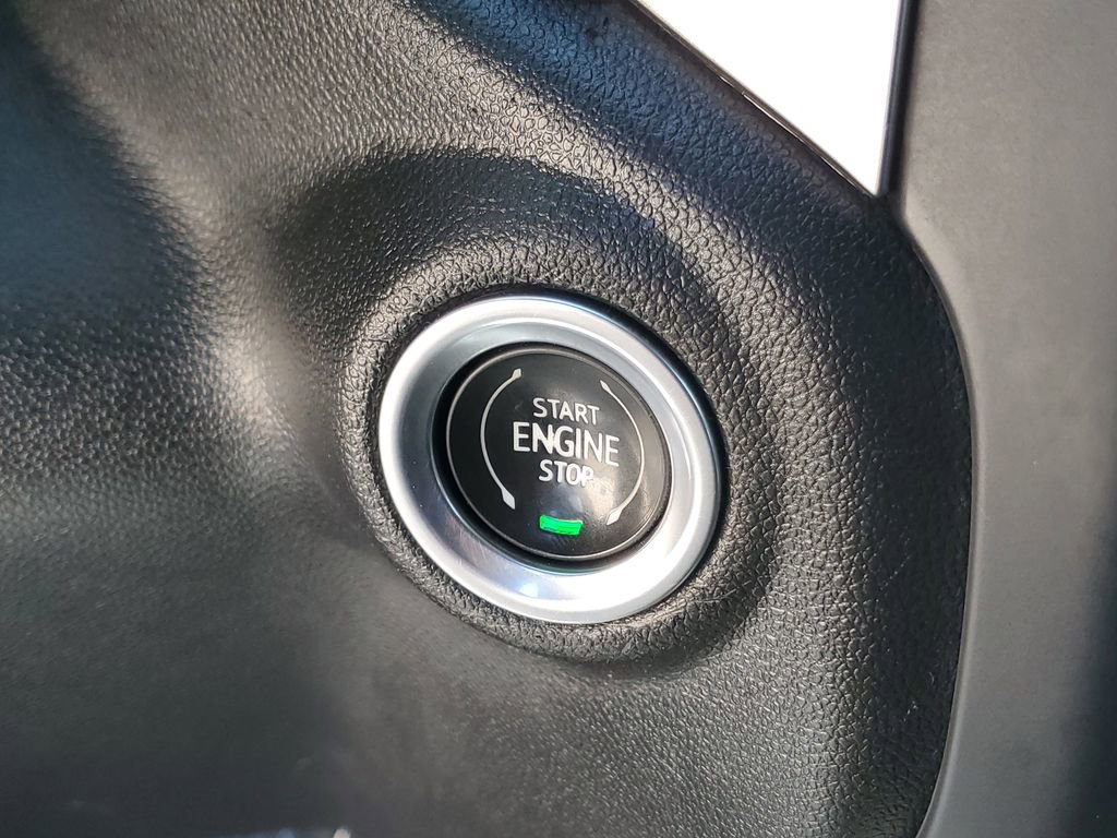 Used 2021 Chevrolet Silverado 1500 LT image 32