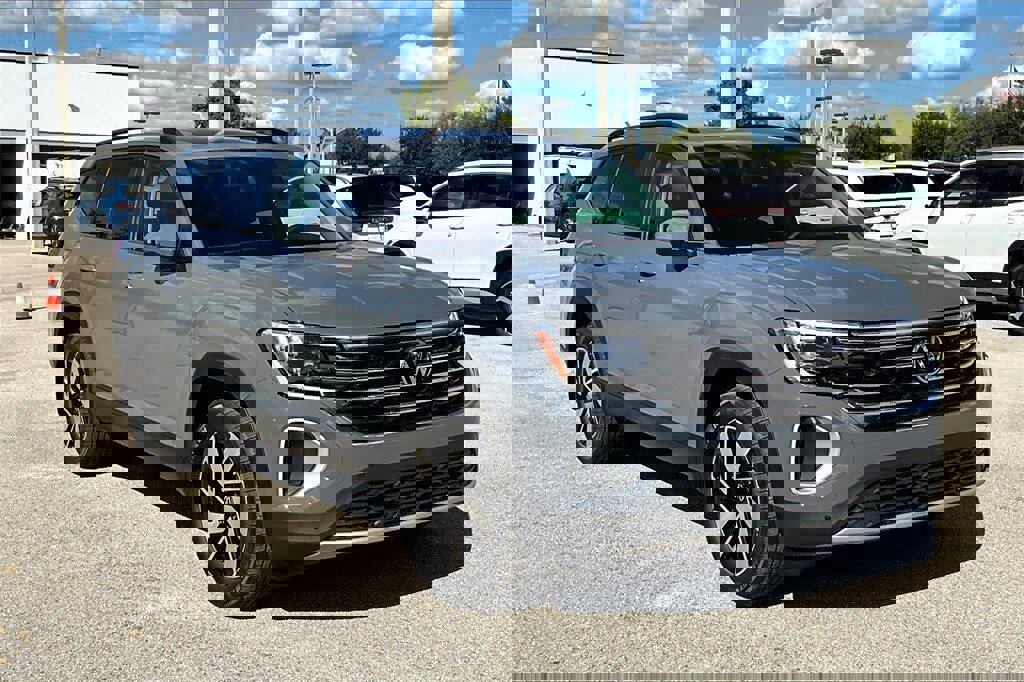 New 2026 Volkswagen Atlas SE image 2